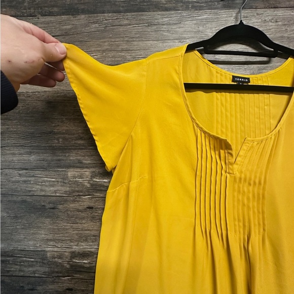Torrid Yellow Flutter Sleeve Blouse with Bib Collar - Picture 3 of 6